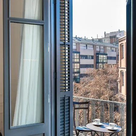 Majestic 4br/4bath In Sagrada Familia Area Барселона