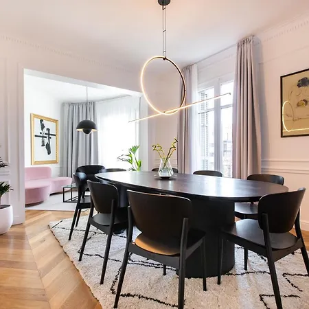 Majestic 4br/4bath In Sagrada Familia Area ברצלונה