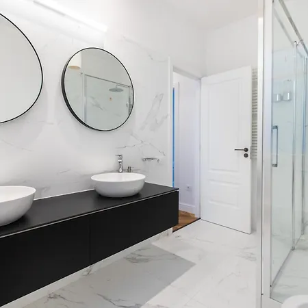 Majestic 4br/4bath In Sagrada Familia Area Apartment