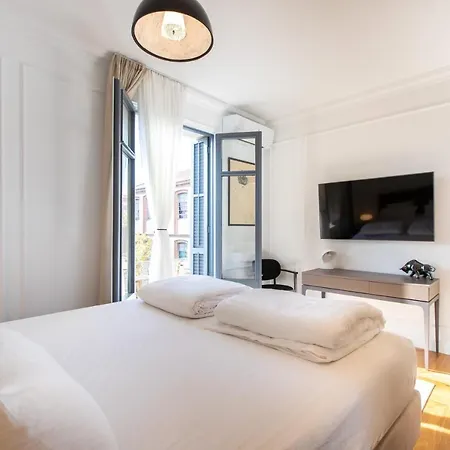 Majestic 4br/4bath In Sagrada Familia Area