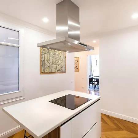 Apartment Majestic 4br/4bath In Sagrada Familia Area