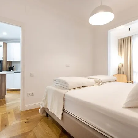 Majestic 4br/4bath In Sagrada Familia Area *