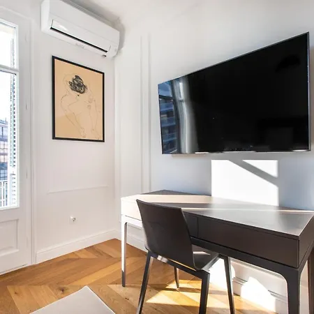 Majestic 4br/4bath In Sagrada Familia Area Apartment Barcelona