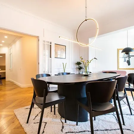 Majestic 4br/4bath In Sagrada Familia Area דירה