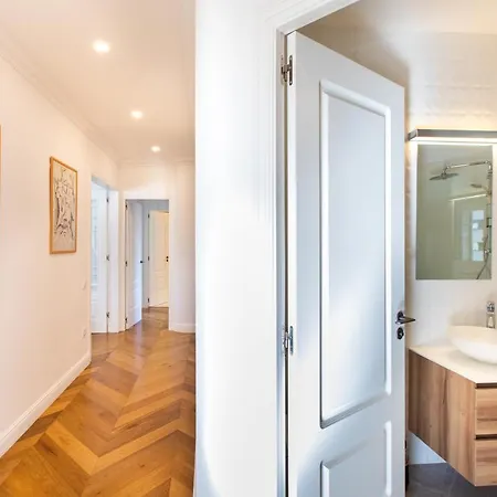 Apartment Majestic 4br/4bath In Sagrada Familia Area *