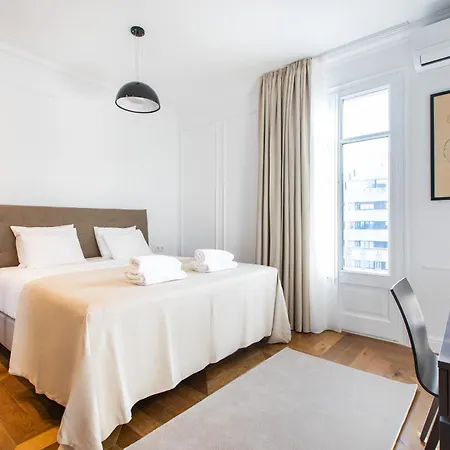 Majestic 4br/4bath In Sagrada Familia Area דירה