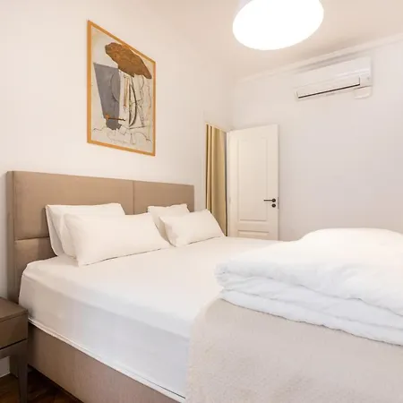 Majestic 4br/4bath In Sagrada Familia Area *