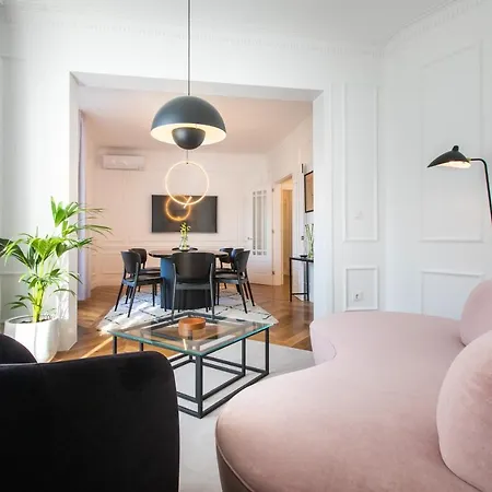 Majestic 4br/4bath In Sagrada Familia Area Apartamento