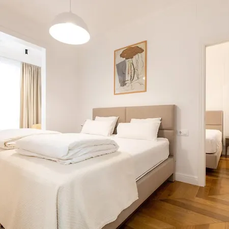 Majestic 4br/4bath In Sagrada Familia Area *