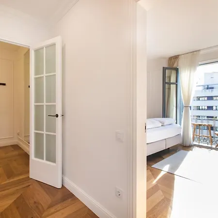 Majestic 4br/4bath In Sagrada Familia Area Apartamento