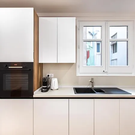 Majestic 4br/4bath In Sagrada Familia Area Apartamento