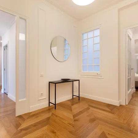 Majestic 4br/4bath In Sagrada Familia Area * ברצלונה