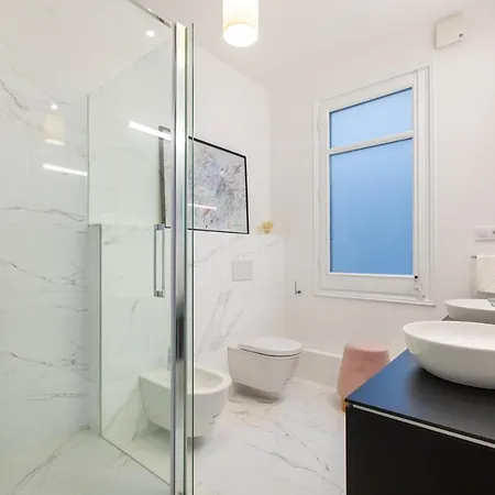 Majestic 4br/4bath In Sagrada Familia Area